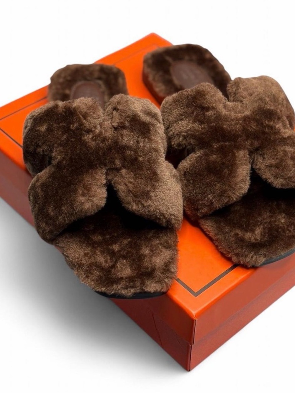 NWT 🤎  Hermès Oran Shearling Sandal in Brown Chocolate Size US 9/9,5